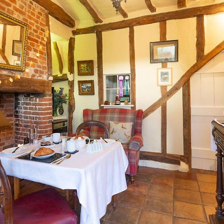 Frogs Hall B&B Eye  Extérieur photo