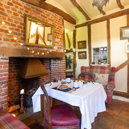 Frogs Hall B&B Eye  Extérieur photo