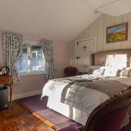 Frogs Hall B&B Eye  Extérieur photo