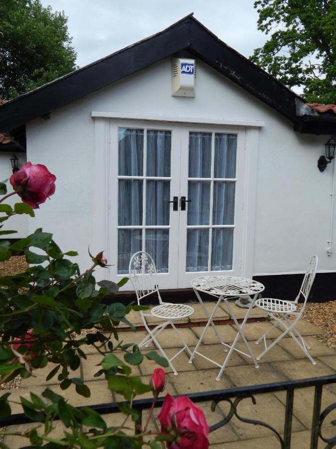Frogs Hall B&B Eye  Extérieur photo